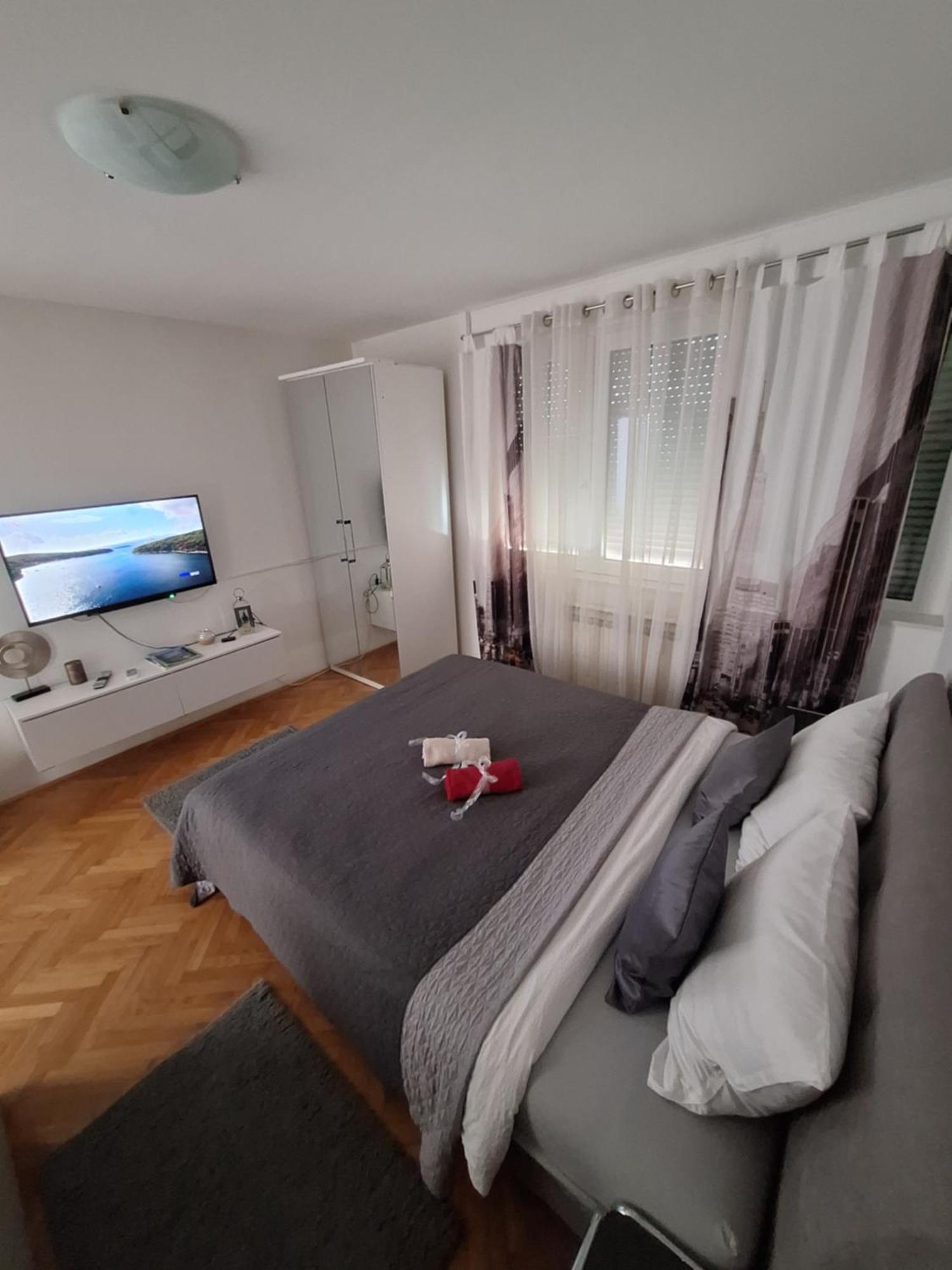 Apartment Sweet Penthouse Self Check-in Karlovac